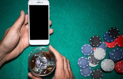 Online poker games, free and with play money, on Android and iPhone