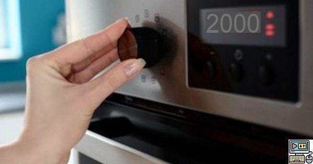 Cleaning your oven with pyrolysis, not so trivial as that...