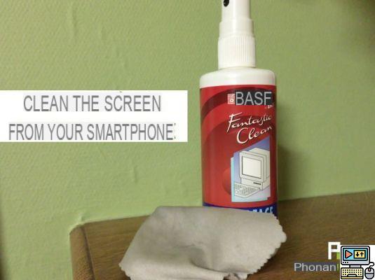 Smartphone: how to properly install screen protection?