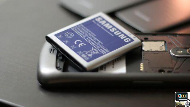 How do you know if it's time to replace your smartphone battery?