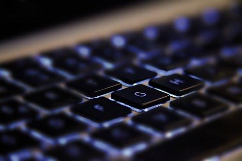 ¿Cómo cambiar un teclado QWERTY a AZERTY?